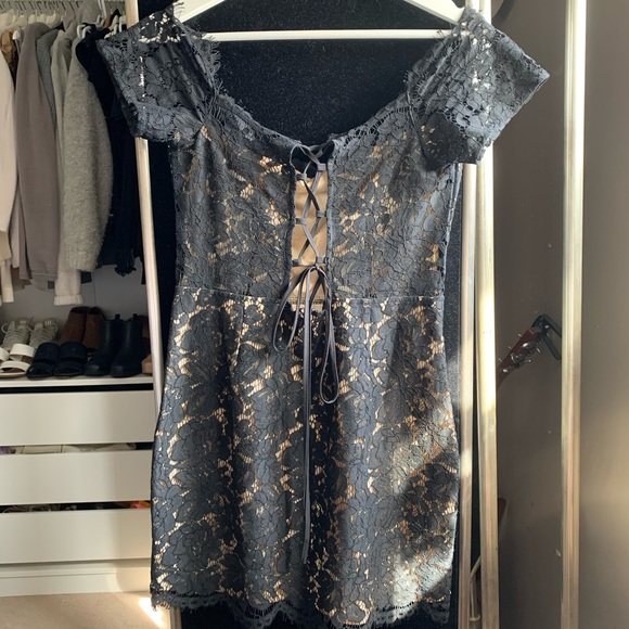 Tobi Lace dress - Picture 2 of 6